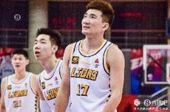 媒体人：广厦末节再现强硬防守 夹击造失误提速反击