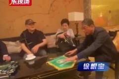 5月11日是年维泗92岁寿辰，徐根宝照例在北京为年老办寿宴