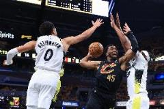 骑士VS步行者G4首发：米切尔、加兰 vs 哈利伯顿，特纳对阵双塔