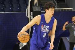 杨瀚森将被哪支球队选中？网友热议预测纷纷