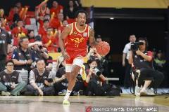 小巴里-布朗26分钟高效输出22分6助2断 正负值+27展现出色表现