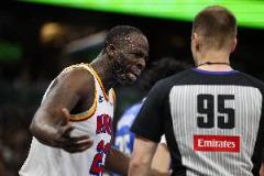 NBA官方宣布追梦因质疑裁判公正性遭罚款5万美元