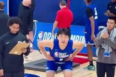 下一个登贝莱？亚马尔已经好几次训练迟到了，弗里克很不满