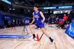 杨瀚森：我的风格更接近申京、约基奇和小萨