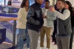 当年布伦森在逛街时被路人告知球队交易来哈特时：噢！谢特