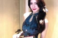美女登密盼盼一身旗袍穿搭：听说蓝色是你最爱的颜色~
