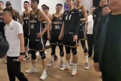 博主：阿布被制裁时不为人知的谎言，英国的思维就是强盗思维
