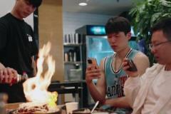 NBA逐梦兄弟亲切互动！崔永熙惊喜探班杨瀚森！