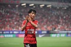 北青体育评杨明洋：体格单薄却韧劲十足，思维敏捷善于动脑