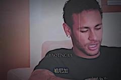 排球小将刘浩帆一手大鹏展翅拦截了传中，裁判竟然没看到！！