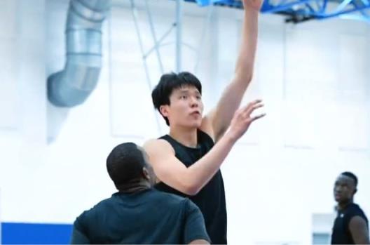 杨瀚森赴洛杉矶特训 强化进攻技巧明日踩场湖人