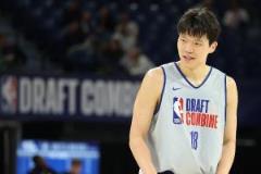 苏群预测杨瀚森首轮难进，或在次轮前15顺位被选中