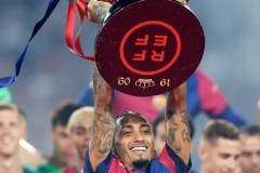 罗马诺：巴萨与拉菲尼亚续约至2028年，赛季34球25助