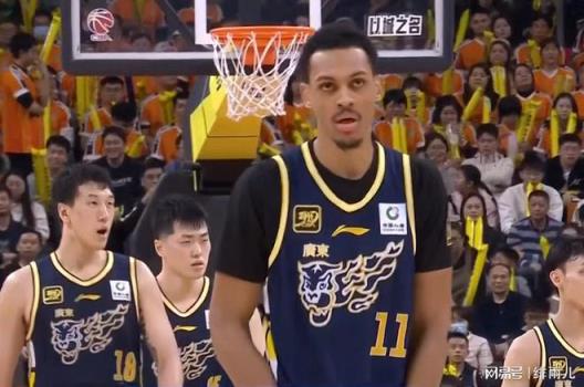 CBA全能内线或成广东队新选择，能否取代莫兰德引关注